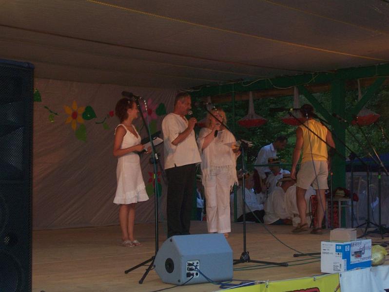 spot folk 07_40a.jpg